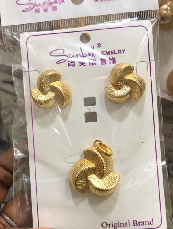 Ladies Jewelries