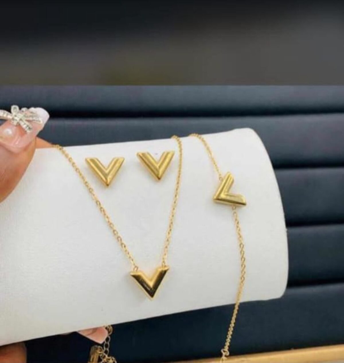 Ladies Jewelries - Image 1