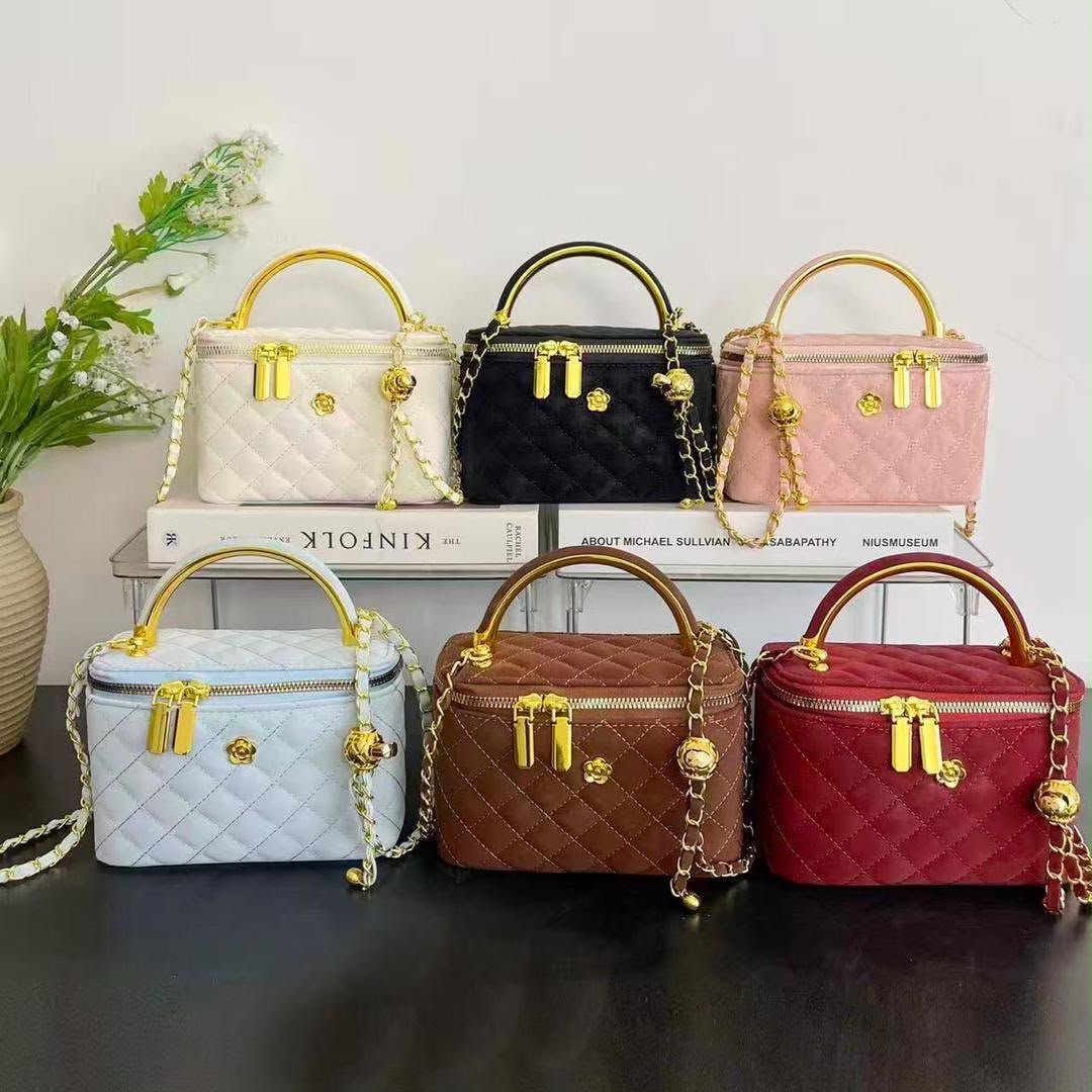 WhatsApp Image 2026-08-05 at 17.12.32 Women's Quilted Box Vanity Bag with Gold Chain Strap - Image 1